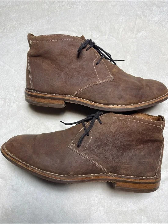 Trask Brown Suede Chukka Boots with Black Laces Size 8.5 Men’s