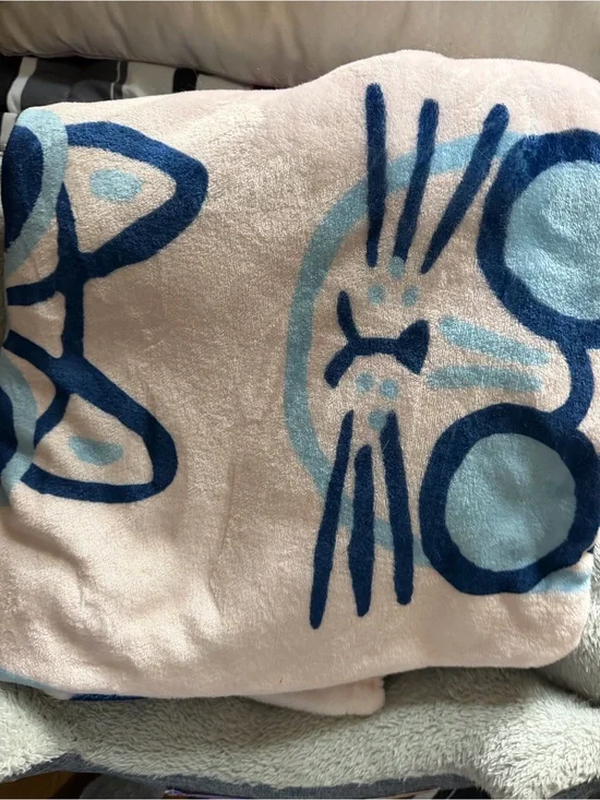 Source Unknown Pink Plush Throw Blanket with Light Blue and Navy Cat Design