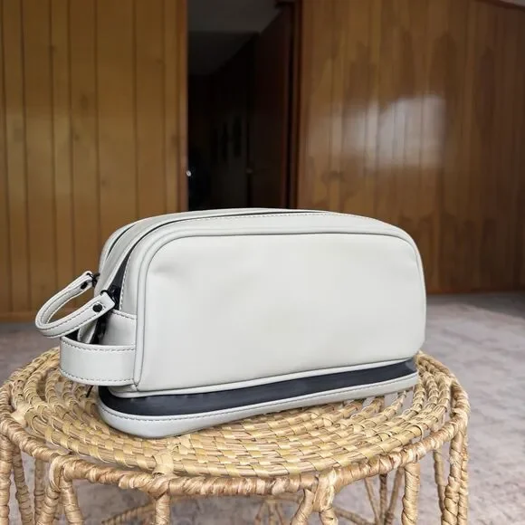 MVST The Toiletry Bag In Grey Beige EXCELLENT Condition MSRP $95