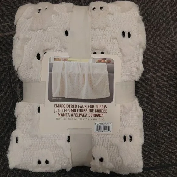 NWT VIRAL TIK TOK COSTCO FAUX FUR HALLOWEEN FALL THROW WHITE GHOST