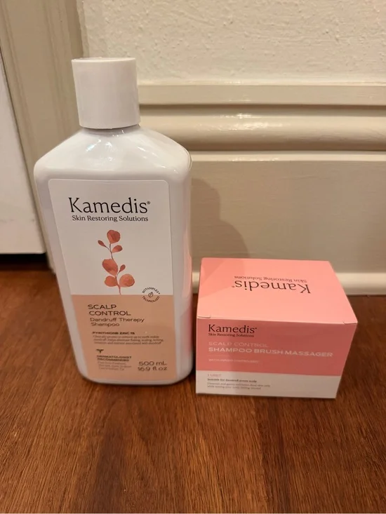 Kamedis Scalp Control Dandruff Therapy Shampoo & Brush Massager - White & Pink