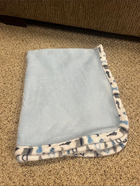 lebebe Plush Light Blue Baby Throw with Patterned Trim