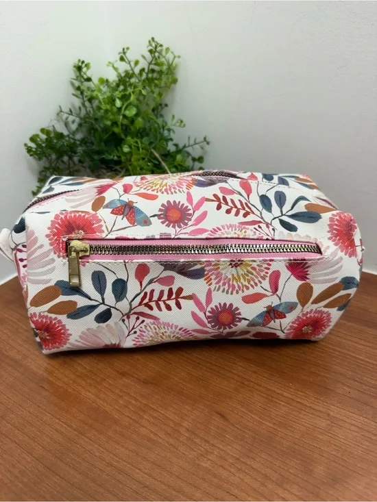 Makeup Bag Cats Flowers Light Blue Fabric Zipper 10x4.25x4.75 OCS Designs