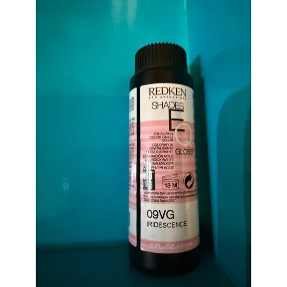 Redken Shades EQ Gloss 9VG‎ Iridescence Demi-Permanent Hair Color gloss shine