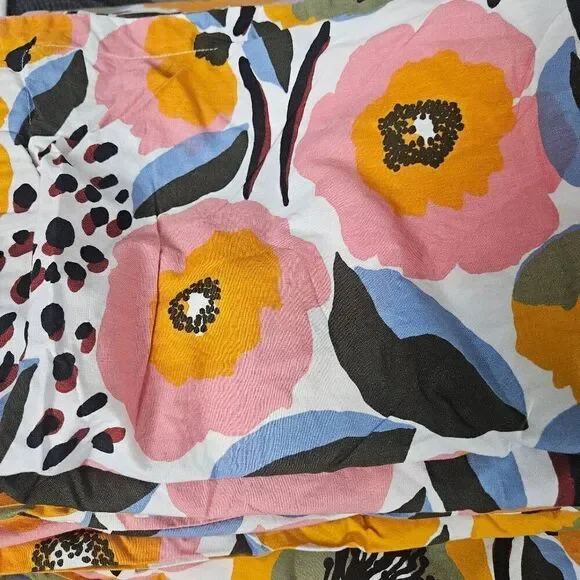 Marimekko comforter with 1 standar sham