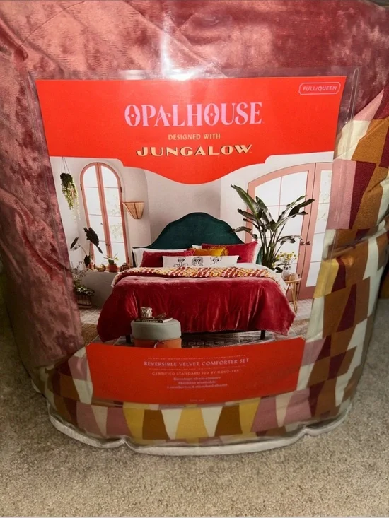 Opalhouse Jungalow F/Q Velvet Reversible Comforter Set - Berry