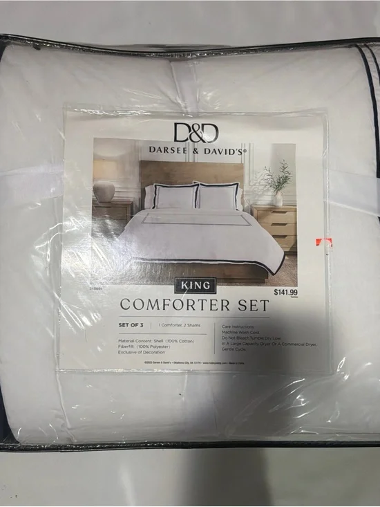 Darsey & David's King Comforter Set in White with Navy Trim