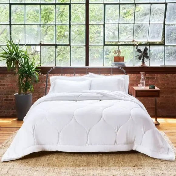 Buffy bedding cloud queen comforter NEW open package