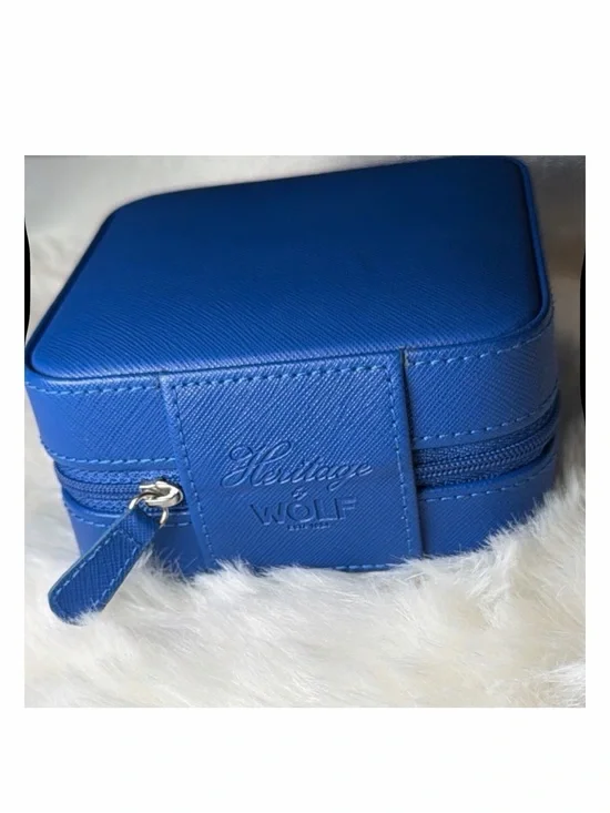 Heritage Blue Cosmetic Case‎