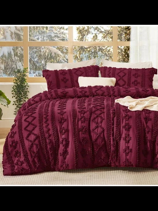 Plush Textured Tufted Comforter - Burgundy