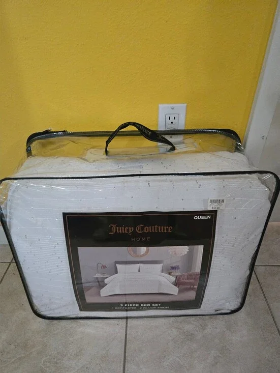 Juicy Couture White Quilted Comforter Set - Queen New  Sequins