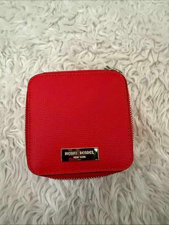Henri Bendel small jewelry case