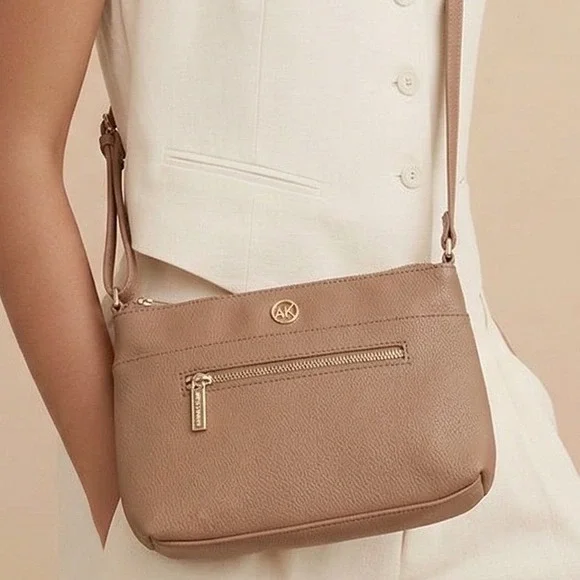 Anne Klein Tan Pebble Crossbody Bag Gold Tone‎ Hardware Adjustable Strap