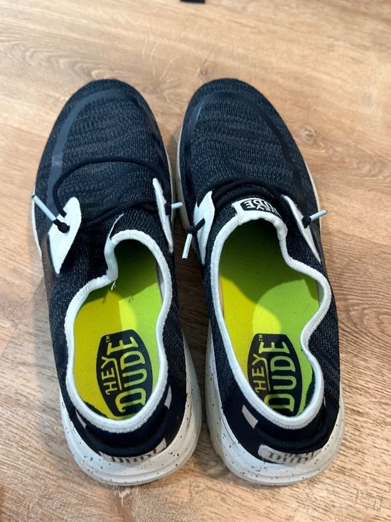 Men’s Hey Dude size 13