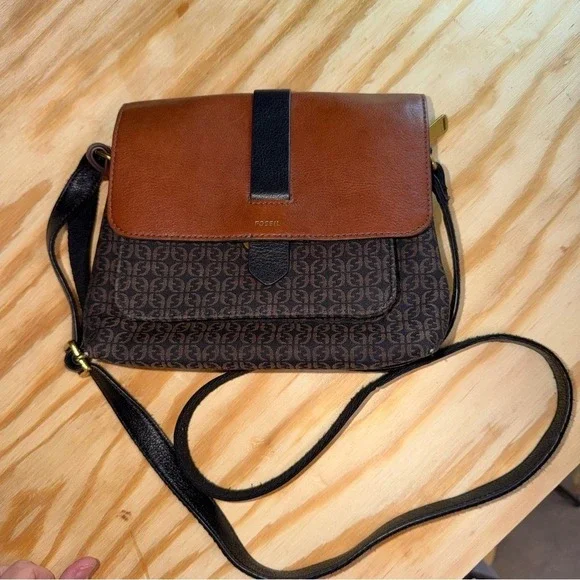 Fossil Brown Logo Jacquard Crossbody‎ Bag Leather Flap Key Charm Y2K