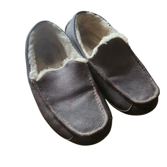 UGG‎ Australia Dark Brown Leather Genuine Sheepskin Lined Moccasin Slippers