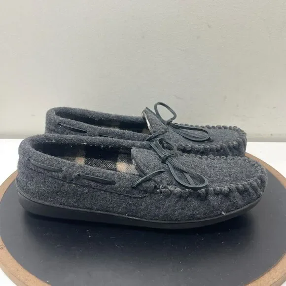 Minnetonka Slippers Men's 10 M Gray Pile Lined Hardsole Moccasin‎ Casual Indoors