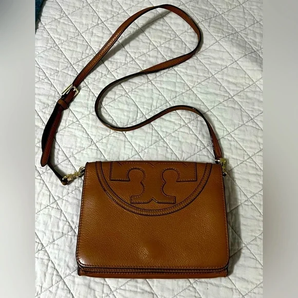Tory Burch All T Crossbody In Bark Tan EUC  With Gold Tone Accents‎
