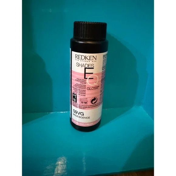 Redken Shades EQ Gloss 9VG Iridescence Demi-Permanent Hair‎ Color