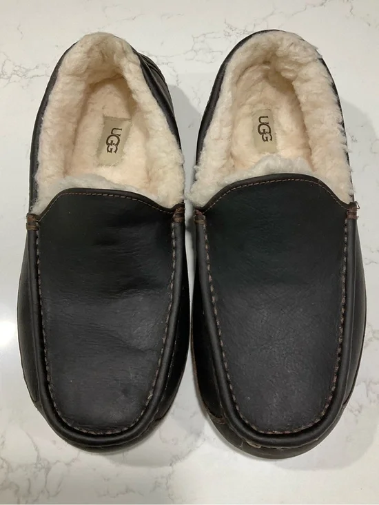 UGG Ascot Leather Moccasin Slippers Men’s Size 8 Black Shearling Lined