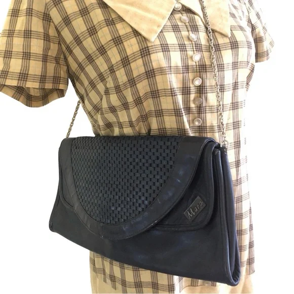 Vintage‎ Italian Navy Leather Purse with Chain Strap. Shoulder Bag by MARA Italy
