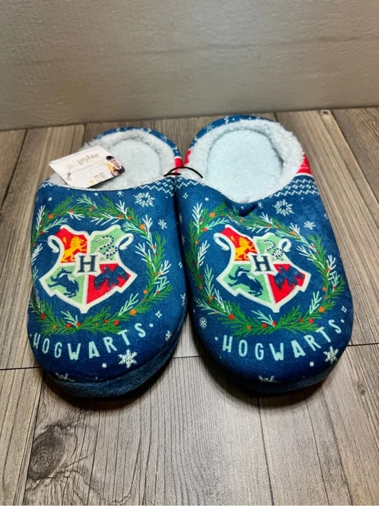 NWT Wizarding World Harry Potter™ Hogwarts Fleece-Lined Slippers Size 9 LG