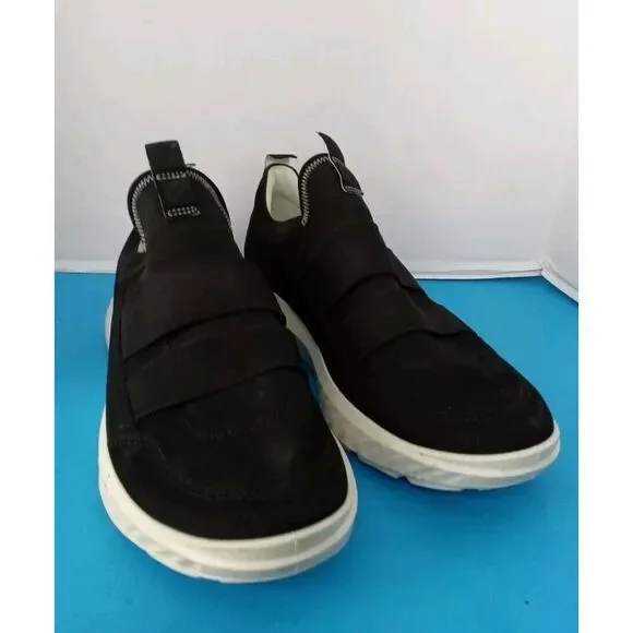 Modern‎ Black Slip-On Sneakers with Elastic Straps Casual Athletic Comfort Shoes