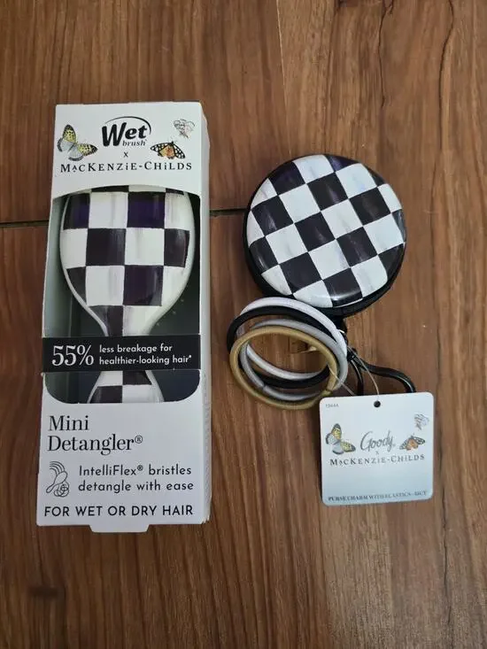 MacKenzie-Childs x Wet Brush Courtly Blk Check Keychain Detangler Hair Brush