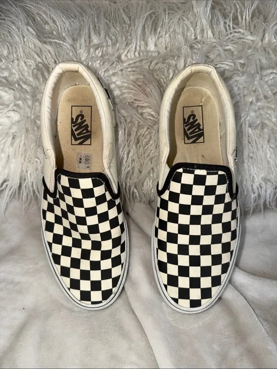 Vans Men  Slip-On Checkerboard — Black & White Mens 8 Fits Woman 10