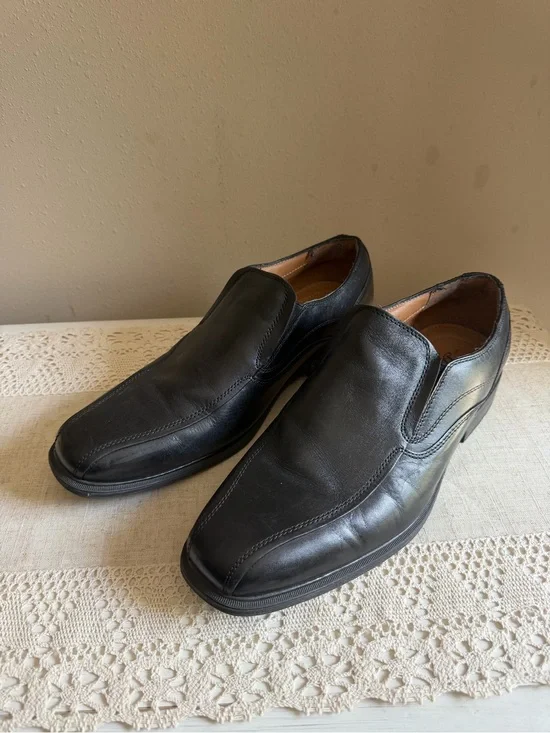G.H. Bass Men's Size 11.0 W Glenn Black Leather Slip On Loafers Square Toe