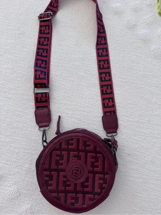 FanPinBag circular crossbody purse -Red/Black
