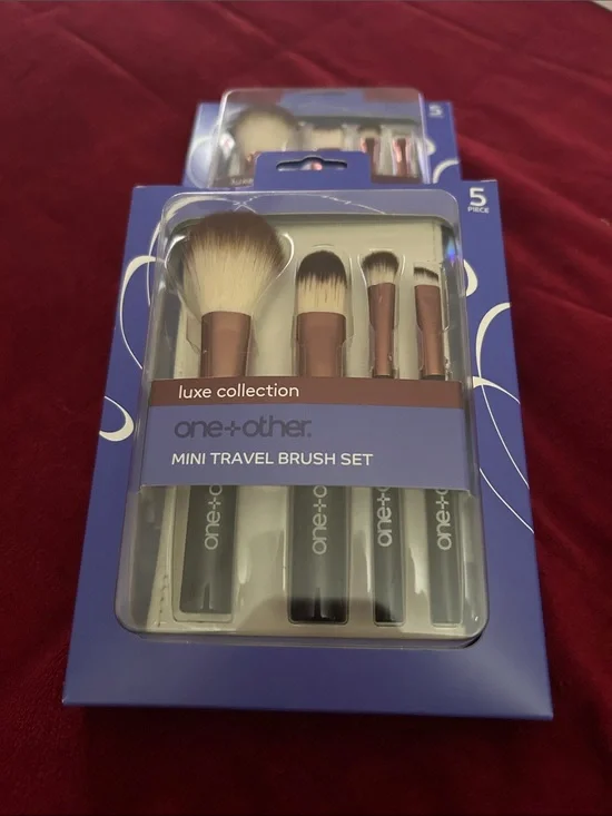 2  Luxe Collection Mini Travel Brush Sets Rose Gold & Black