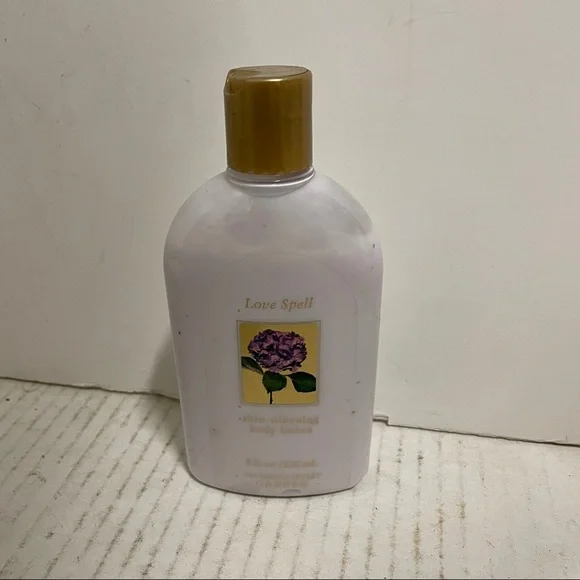 Victoria Secrets Love Spell Silkening Body Lotion