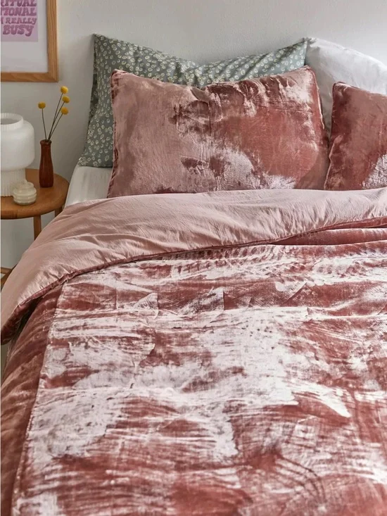Urban Outfitters UO Home Skye Crushed Velvet Duvet Cover Full/Queen Pink
