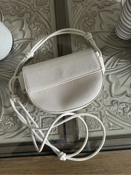Cream Leather Crossbody Saddle Bag - Women