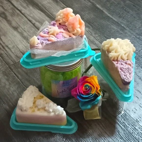 LOL Slice of Cake Glow Bars