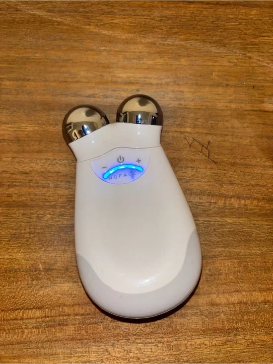 Trinity NuFace Microcurrent Facial Lifting Device no charger
