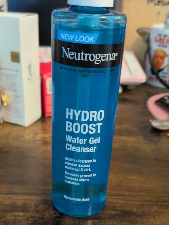Neutrogena Hydro Boost Water Gel Cleanser - New Look