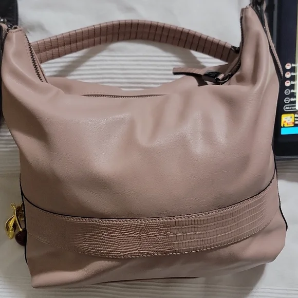 Chic Mauve Leather Hobo Bag‎