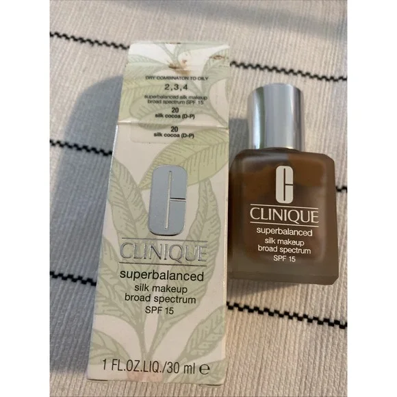 Clinique Superbalanced Silk Makeup‎ Broad Spectrum Silk Cocoa 20
