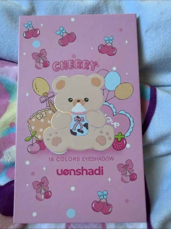 Cherry 18-Color Eyeshadow Palette - Pink