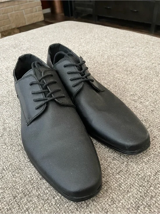 Steve Madden Black Textured Derby Dress Shoes