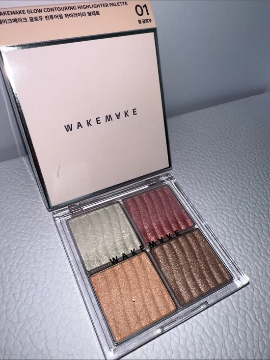 Wakemake Glow Contouring Highlighter palette in 01 Warm Glow
