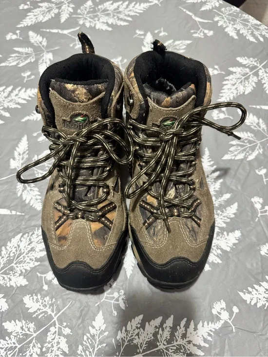 REDHEAD Men’s Size 8M Granite Waterproof Hiking Boots  Camo Worn Twice.