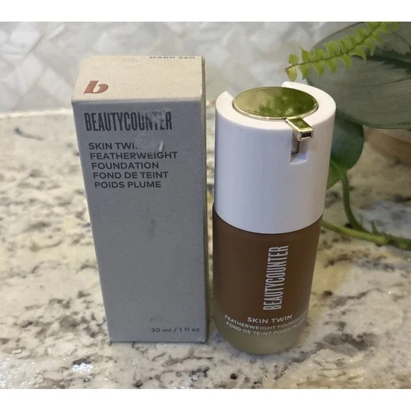 BEAUTYCOUNTER Skin Twin Featherweight Foundation 1 fl oz Dark 560 - new‎