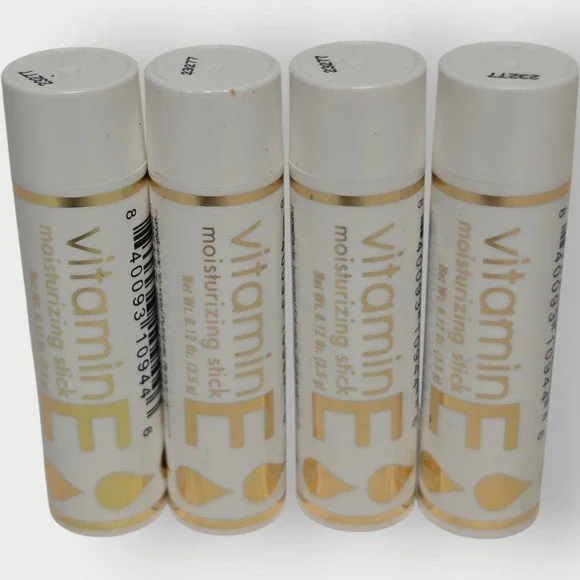LOT‎ OF 4 Nature's Truth Vitamin E Moisturizing Stick Lip Balm 0.12 oz NEW!