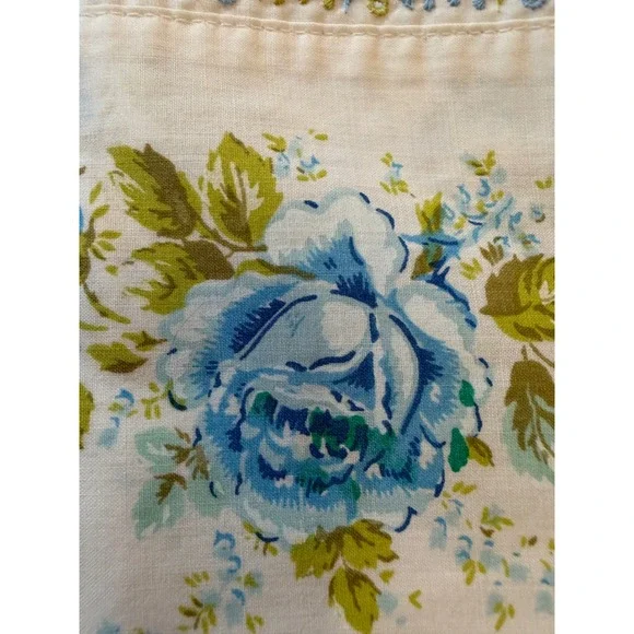 Vintage Springmaid Wondercal Blue Rose Standard Pillowcases Pair Made In USA
