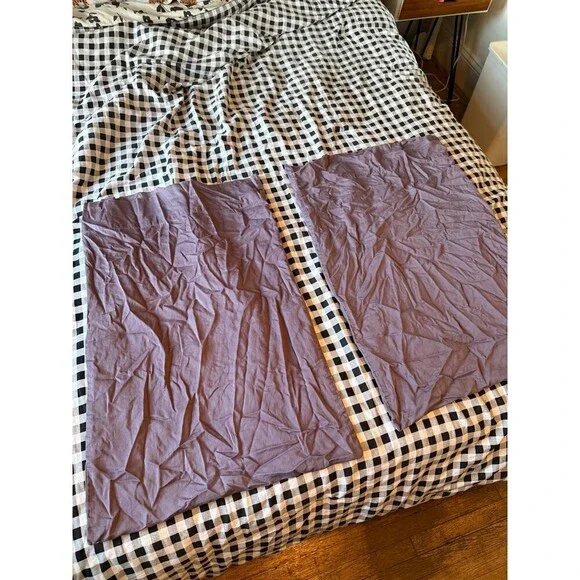 Liz Claiborne 100% Pima cotton standard size purple (2) pillow covers