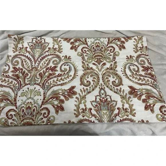 Tahari Pillow Shams (2) King Size And‎ Throw Pillow 100% cotton