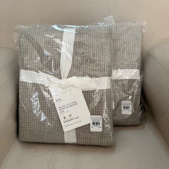 NWT set of 2 Pottery Barn Belgian Flax Linen Waffle Weave King Shams Eucalyptus